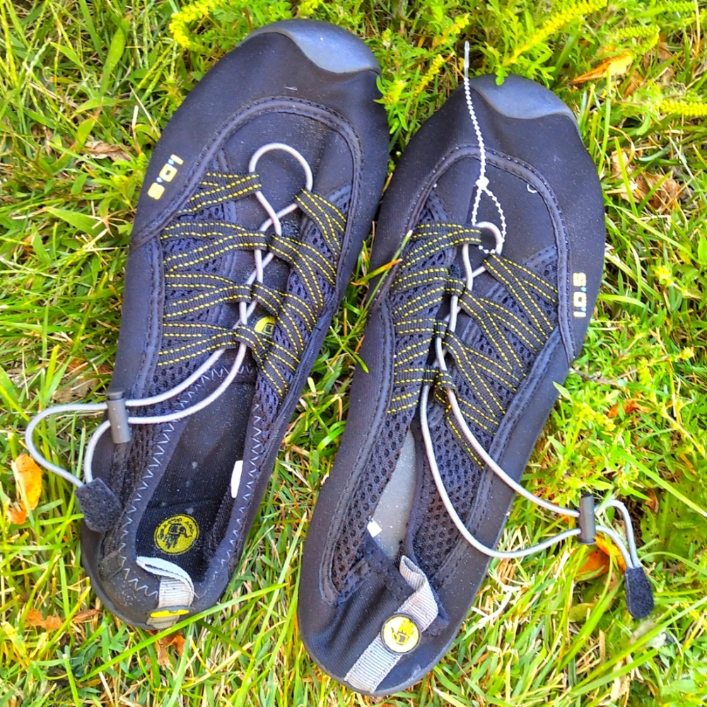Body glove wet shoes